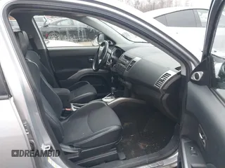 2009 Mitsubishi Outlander SE z VIN JA4MT31W89Z003101, wystawiony jako IAAI lot #41487678 z przebiegiem 90 226 mil mil oraz . Historia ofert i sprzedaży dostępna na DreamBid. Obrazek 5.