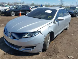 2015 Lincoln MKZ Hybrid with VIN 3LN6L2LU6FR600747, listed as a IAAI auction lot 42059509 with 1 mi miles. Bid and sale history available at carsss.com. Image 2.