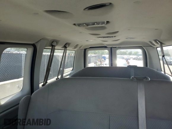 2014 Ford Econoline Cargo z VIN 1FMNE3BL0EDA20504, wystawiony jako Copart lot #61507945 z przebiegiem 245 100 mil mil oraz Nie do naprawy • Non repairable. Historia ofert i sprzedaży dostępna na DreamBid. Obrazek 10.