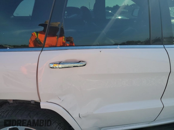2017 Jeep Grand Cherokee Overland с VIN 1C4RJFCG2HC769223, выставлен на аукционе Copart как лот 60676775 с пробегом 83 962 миль миль и Списание • Salvage title. История ставок и продаж доступна на DreamBid. Изображение 11.