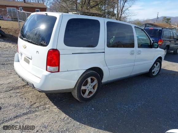 2005 Chevrolet Uplander LS with VIN 1GNDV23L25D293573, listed as a IAAI auction lot 41472132 with 208,714 mi miles. Bid and sale history available at carsss.com. Image 4.