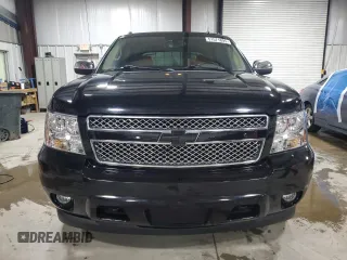 2010 Chevrolet Avalanche LTZ z VIN 3GNVKGE04AG290474, wystawiony jako Copart lot #51571895 z przebiegiem 130 497 mil mil oraz Szkoda całkowita • Salvage title. Historia ofert i sprzedaży dostępna na DreamBid. Obrazek 5.