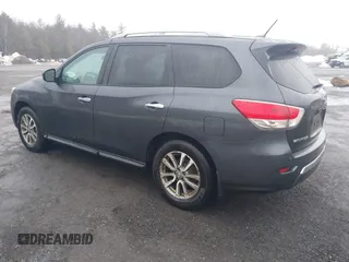 2013 Nissan Pathfinder SV with VIN 5N1AR2MM6DC670669, listed as a IAAI auction lot 41727260 with 186,112 mi miles. Bid and sale history available at carsss.com. Image 3.