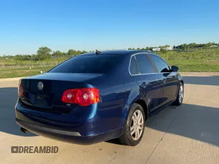 2007 Volkswagen Jetta 2.5 with VIN 3VWRF71K07M133263, listed as a Copart auction lot 57188265 with 136,825 mi miles and Clean title. Bid and sale history available at DreamBid. Image 4.