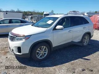 2014 Kia Sorento LX with VIN 5XYKT4A68EG521124, listed as a IAAI auction lot 41670919 with 181,722 mi miles. Bid and sale history available at carsss.com. Image 17.