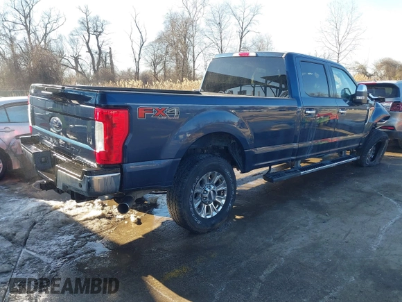 2018 Ford Super Duty F-250 SRW XL with VIN 1FT7W2B65JEB80445, listed as a IAAI auction lot 41320771 with 84,832 mi miles. Bid and sale history available at carsss.com. Image 4.