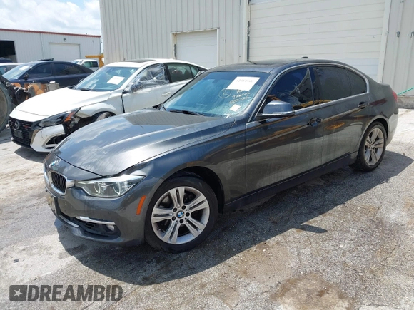 2016 BMW 3 Series 328i xDrive z VIN WBA8E3C53GK503725, wystawiony jako IAAI lot #42484526 z przebiegiem 144 079 mil mil oraz . Historia ofert i sprzedaży dostępna na DreamBid. Obrazek 17.