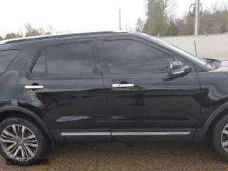 2017 Ford Explorer Platinum with VIN 1FM5K8HT9HGC91593, listed as a IAAI auction lot 41878996 with 121,932 mi miles. Bid and sale history available at carsss.com. Image 14.