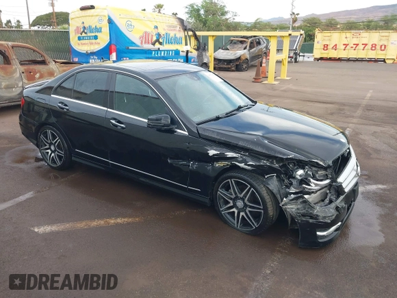 2013 Mercedes-Benz C C 250 Sport with VIN WDDGF4HB2DF984626, listed as a IAAI auction lot 40576272 with 108,931 mi miles. Bid and sale history available at carsss.com. Image 1.