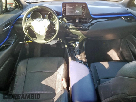 2020 Toyota C-HR LE z VIN JTNKHMBX9L1077558, wystawiony jako Copart lot #53603615 z przebiegiem 61 254 mil mil oraz Szkoda całkowita • Salvage title. Historia ofert i sprzedaży dostępna na DreamBid. Obrazek 8.