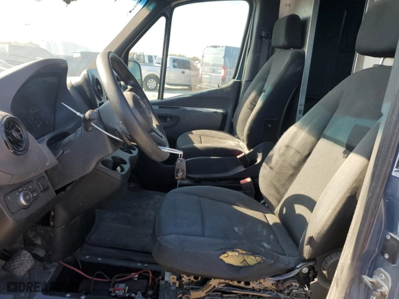 2019 Mercedes-Benz Sprinter Cargo Van with VIN WD4PF0CDXKT004656, listed as a Copart auction lot 81651434 with NaN miles and Clean Title. Bid and sale history available at carsss.com. Image 7.