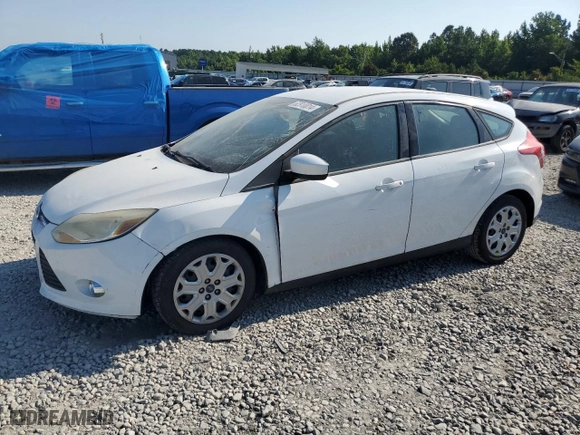 2012 Ford Focus SE with VIN 1FAHP3K22CL470778, listed as a Copart auction lot 62910014 with 205,927 mi miles and Salvage Title. Bid and sale history available at carsss.com. Image 1.