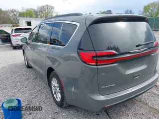 2022 Chrysler Pacifica Touring L z VIN 2C4RC1BG1NR133085, wystawiony jako IAAI lot #41981302 z przebiegiem 75 281 mil mil oraz . Historia ofert i sprzedaży dostępna na DreamBid. Obrazek 3.