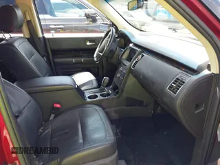2016 Ford Flex SEL z VIN 2FMGK5C87GBA19902, wystawiony jako IAAI lot #42270902 z przebiegiem 111 862 mil mil oraz . Historia ofert i sprzedaży dostępna na DreamBid. Obrazek 5.