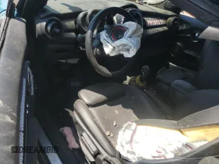 2017 MINI Convertible Cooper z VIN WMWWG5C33H3C99423, wystawiony jako Copart lot #61426325 z przebiegiem Nie podano mil oraz Nie do naprawy • Non repairable. Historia ofert i sprzedaży dostępna na DreamBid. Obrazek 8.