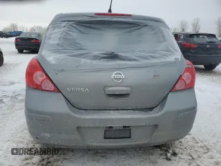 2010 Nissan Versa S z VIN 3N1BC1CP2AL403483, wystawiony jako Copart lot #46394465 z przebiegiem 270 270 mil mil oraz Szkoda całkowita • Salvage title. Historia ofert i sprzedaży dostępna na DreamBid. Obrazek 6.