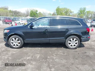 2007 Audi Q7 Premium z VIN WA1BY74L97D056322, wystawiony jako IAAI lot #42081141 z przebiegiem 173 587 mil mil oraz . Historia ofert i sprzedaży dostępna na DreamBid. Obrazek 13.