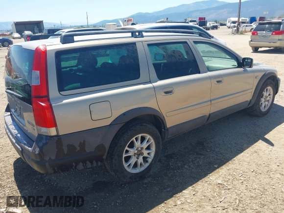 2004 Volvo V70 XC Cross Country with VIN YV1SZ59H441163300, listed as a IAAI auction lot 42606073 with 193,098 mi miles and . Bid and sale history available at DreamBid. Image 4.