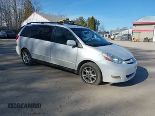 2006 Toyota Sienna XLE z VIN 5TDBA22C06S063243, wystawiony jako IAAI lot #41848385 z przebiegiem 241 185 mil mil oraz . Historia ofert i sprzedaży dostępna na DreamBid. Obrazek 1.