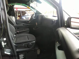 2018 Mercedes-Benz Metris Passenger Van with VIN WD4PG2EE1J3354805, listed as a IAAI auction lot 39683564 with 17,092 mi miles. Bid and sale history available at carsss.com. Image 5.