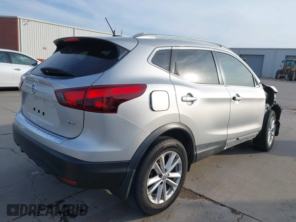 2017 Nissan Rogue SV z VIN JN1BJ1CP5HW030515, wystawiony jako IAAI lot #41892304 z przebiegiem 83 794 mil mil oraz . Historia ofert i sprzedaży dostępna na DreamBid. Obrazek 4.