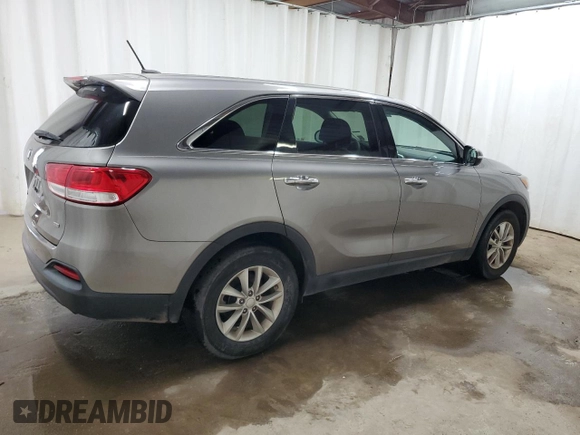 2018 Kia Sorento L with VIN 5XYPG4A39JG338356, listed as a Copart auction lot 48312885 with 110,573 mi miles and Clean Title. Bid and sale history available at carsss.com. Image 3.
