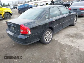 2004 Volvo S80 with VIN YV1TH59HX41349382, listed as a IAAI auction lot 41712062 with 77,124 mi miles. Bid and sale history available at carsss.com. Image 4.