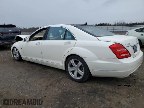 2012 Mercedes-Benz S 550 z VIN WDDNG9EB6CA454967, wystawiony jako Copart lot #83732304 z przebiegiem 115 828 mil mil oraz Szkoda całkowita • Salvage title. Historia ofert i sprzedaży dostępna na DreamBid. Obrazek 2.