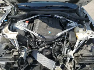 2023 BMW X6 xDrive40i z VIN 5UXCY6C04P9P49005, wystawiony jako Copart lot #51974695 z przebiegiem 30 421 mil mil oraz Szkoda całkowita • Salvage title. Historia ofert i sprzedaży dostępna na DreamBid. Obrazek 12.