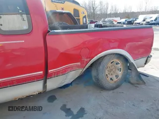 1997 Ford F-250 с VIN 2FTEX27L5VCA16689, выставлен на аукционе IAAI как лот 41582720 с пробегом 111 282 миль миль и . История ставок и продаж доступна на DreamBid. Изображение 6.
