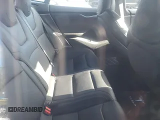 2020 Tesla Model S Performance z VIN 5YJSA1E47LF402269, wystawiony jako Copart lot #88001975 z przebiegiem Nie podano mil oraz Szkoda całkowita • Salvage title. Historia ofert i sprzedaży dostępna na DreamBid. Obrazek 10.
