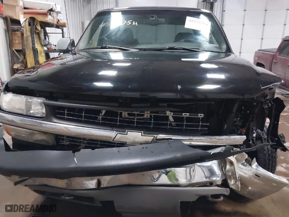 2001 Chevrolet Silverado 1500 LS with VIN 2GCEK19T211104966, listed as a IAAI auction lot 41522754 with 240,384 mi miles. Bid and sale history available at carsss.com. Image 6.