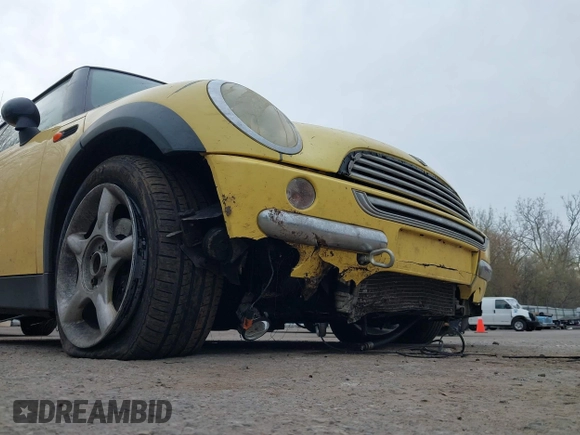 2002 MINI Hardtop with VIN WMWRC33452TC34781, listed as a IAAI auction lot 42100266 with 186,263 mi miles and . Bid and sale history available at DreamBid. Image 6.