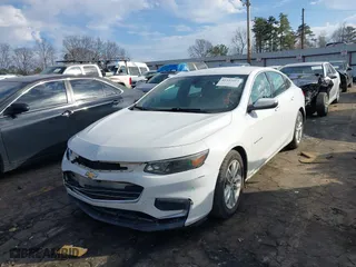 2018 Chevrolet Malibu LT with VIN 1G1ZD5ST4JF136445, listed as a IAAI auction lot 41555413 with 283,805 mi miles. Bid and sale history available at carsss.com. Image 17.