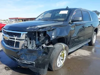 2018 Chevrolet Suburban LT z VIN 1GNSCHKC4JR111130, wystawiony jako IAAI lot #42383199 z przebiegiem 44 584 mil mil oraz . Historia ofert i sprzedaży dostępna na DreamBid. Obrazek 6.
