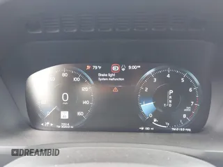 2021 Volvo XC90 Momentum with VIN YV4A22PK0M1761013, listed as a IAAI auction lot 42502579 with 70,914 mi miles and . Bid and sale history available at DreamBid. Image 7.