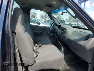 2004 Ford F-150 XL с VIN 2FTRF17224CA00941, выставлен на аукционе Copart как лот 52322135 с пробегом 248 374 миль миль и Чистый • Clean title. История ставок и продаж доступна на DreamBid. Изображение 10.