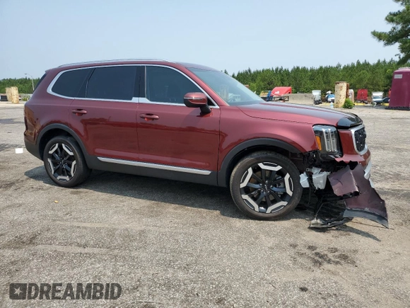 2023 Kia Telluride EX X-Line with VIN 5XYP3DGC4PG384995, listed as a Copart auction lot 59015745 with 32,084 mi miles and Clean title. Bid and sale history available at DreamBid. Image 4.