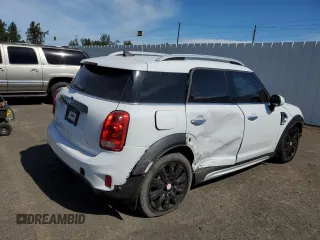 2019 MINI Countryman Cooper S with VIN WMZYT5C57K3G93622, listed as a Copart auction lot 70916044 with 33,307 mi miles and Salvage Title. Bid and sale history available at carsss.com. Image 3.