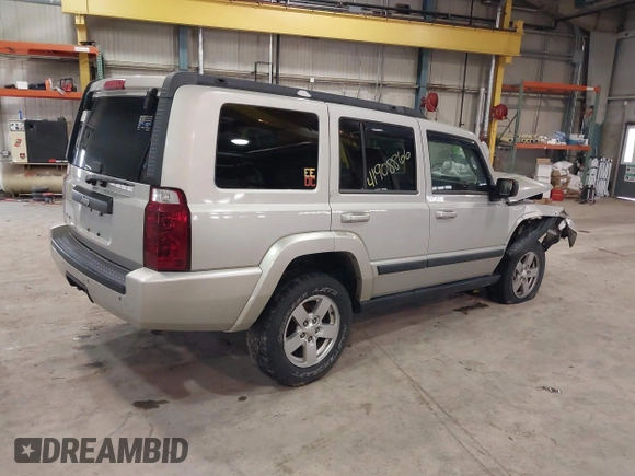 2008 Jeep Commander Sport z VIN 1J8HG48K58C218806, wystawiony jako IAAI lot #41908866 z przebiegiem 188 021 mil mil oraz . Historia ofert i sprzedaży dostępna na DreamBid. Obrazek 4.