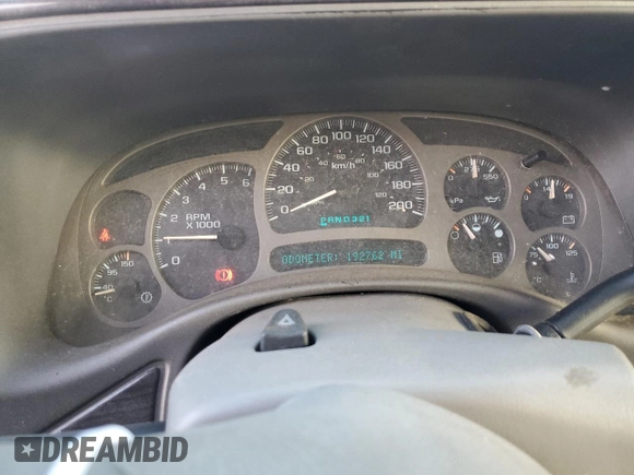 2003 GMC Sierra Denali z VIN 2GTFK69U031261036, wystawiony jako Copart lot #75353324 z przebiegiem 192 762 mil mil oraz Szkody całkowita. Historia ofert i sprzedaży dostępna na DreamBid. Obrazek 9.