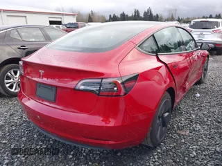 2022 Tesla Model 3 z VIN 5YJ3E1EA2NF133745, wystawiony jako IAAI lot #41625050 z przebiegiem 9 438 mil mil oraz . Historia ofert i sprzedaży dostępna na DreamBid. Obrazek 4.