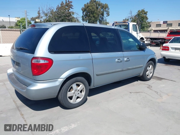 2005 Dodge Caravan SXT with VIN 1D4GP45R25B284206, listed as a IAAI auction lot 42548089 with 271,404 mi miles and . Bid and sale history available at DreamBid. Image 4.
