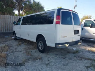 2006 Chevrolet Express Passenger with VIN 1GAHG39U961199535, listed as a IAAI auction lot 41718438 with 271,298 mi miles and . Bid and sale history available at DreamBid. Image 3.
