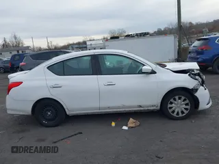 2019 Nissan Versa SV z VIN 3N1CN7AP1KL851669, wystawiony jako IAAI lot #40846171 z przebiegiem 144 652 mil mil oraz . Historia ofert i sprzedaży dostępna na DreamBid. Obrazek 13.