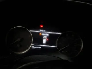 2023 Mitsubishi Outlander ES z VIN JA4J3TA80PZ009900, wystawiony jako Copart lot #44241325 z przebiegiem 38 486 mil mil oraz Szkoda całkowita • Salvage title. Historia ofert i sprzedaży dostępna na DreamBid. Obrazek 9.