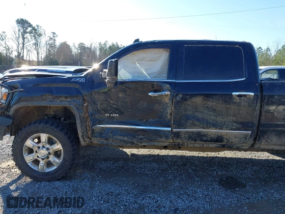 2018 GMC Sierra 2500HD SLT with VIN 1GT12TEY1JF115980, listed as a IAAI auction lot 41281634 with 1 mi miles. Bid and sale history available at carsss.com. Image 12.
