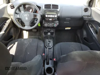 2008 Scion xD z VIN JTKKU10488J019741, wystawiony jako Copart lot #55307705 z przebiegiem 110 675 mil mil oraz Szkody całkowita. Historia ofert i sprzedaży dostępna na DreamBid. Obrazek 8.