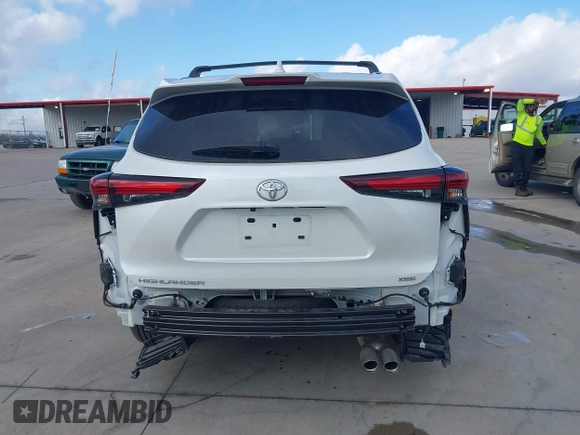 2024 Toyota Highlander LE z VIN 5TDKDRAH7RS534676, wystawiony jako IAAI lot #41516978 z przebiegiem 11 272 mil mil oraz . Historia ofert i sprzedaży dostępna na DreamBid. Obrazek 16.