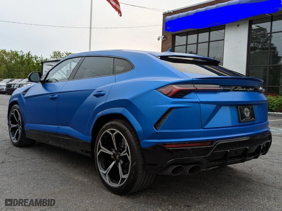 2021 Lamborghini Urus with VIN ZPBUA1ZL2MLA13010, listed as a Copart auction lot 44308855 with 20,177 mi miles and Clean Title. Bid and sale history available at carsss.com. Image 3.